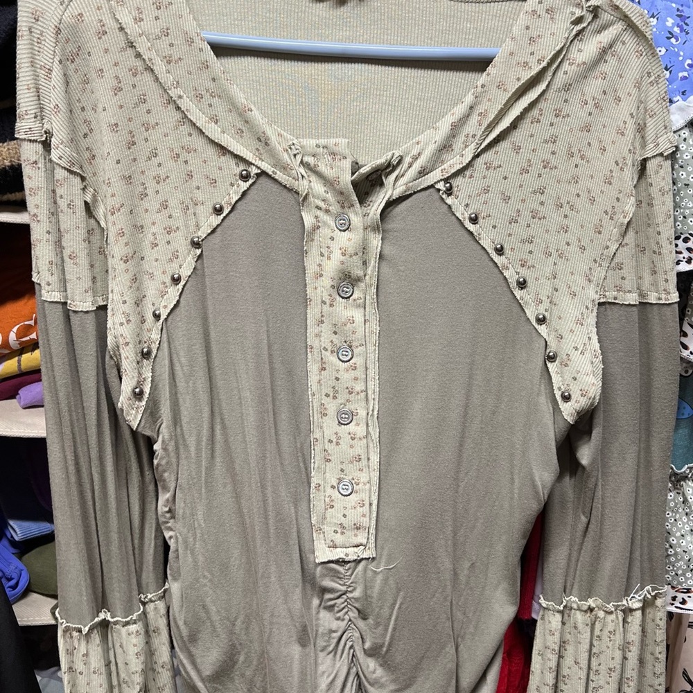 POL Beige Floral Long Sleeve Top